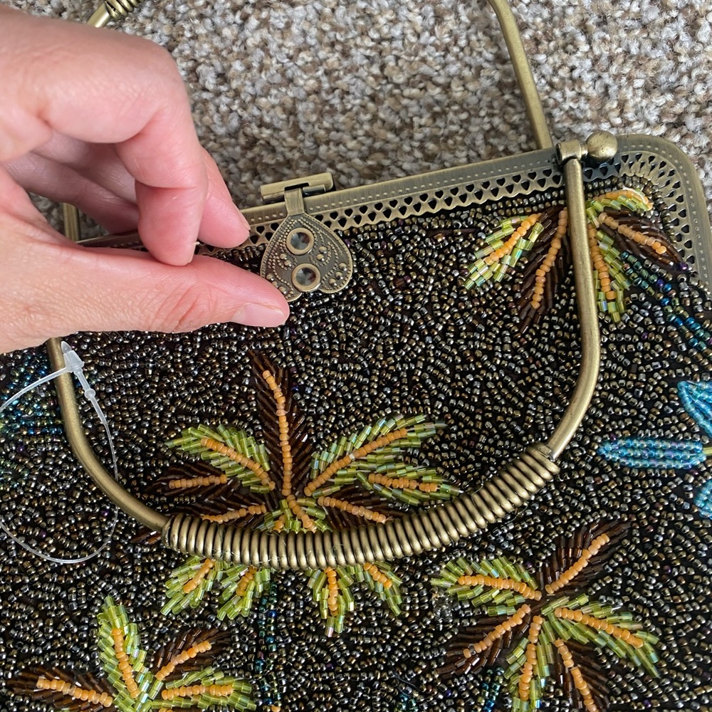 Beaded Purse - Picture 2 of 9